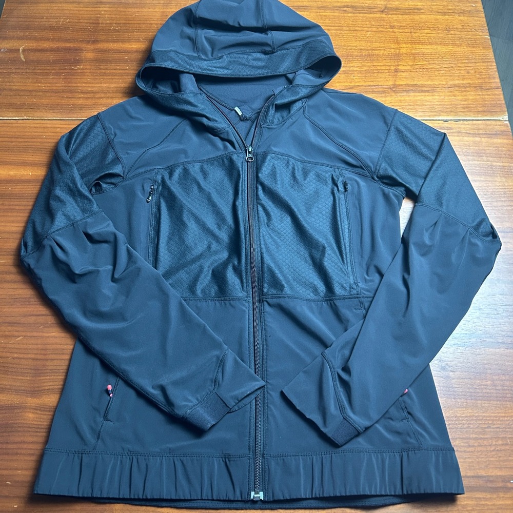 Lululemon Black Hooded Full Zip Active Jacket Laser Cut Back Women Size 8